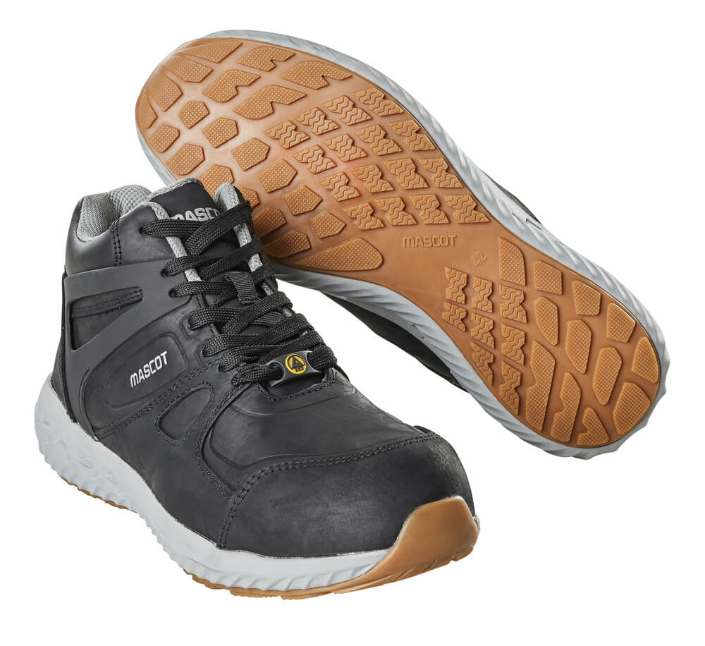 F0304-901-09 Safety Boot - black